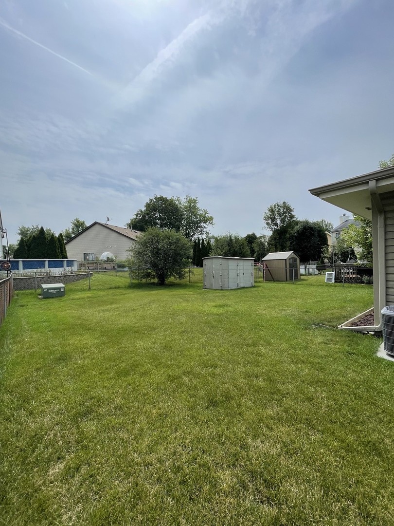 7019 Buckingham Circle, Woodridge, IL 60517