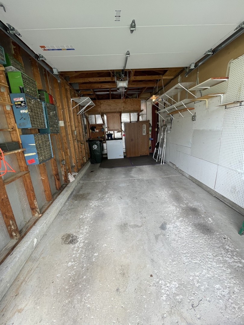 7019 Buckingham Circle, Woodridge, IL 60517