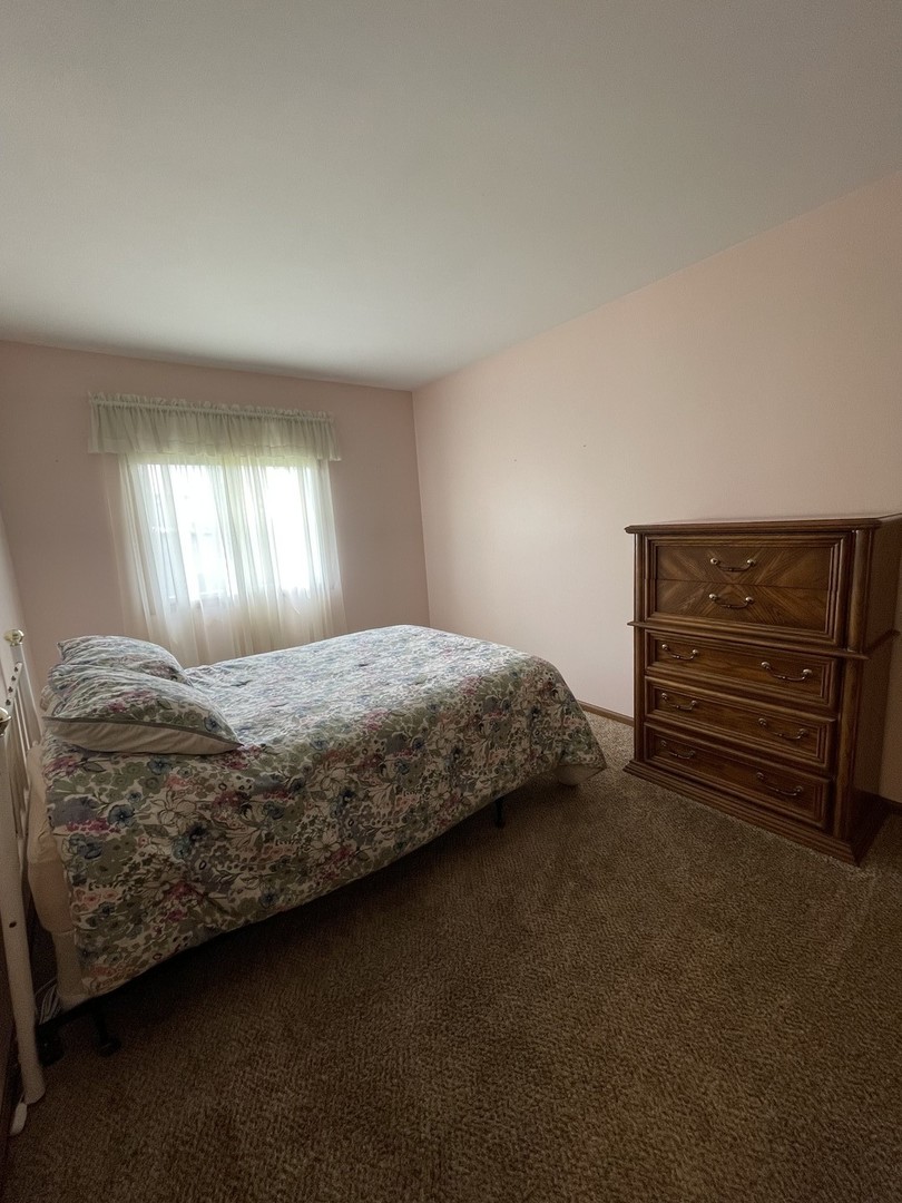 7019 Buckingham Circle, Woodridge, IL 60517