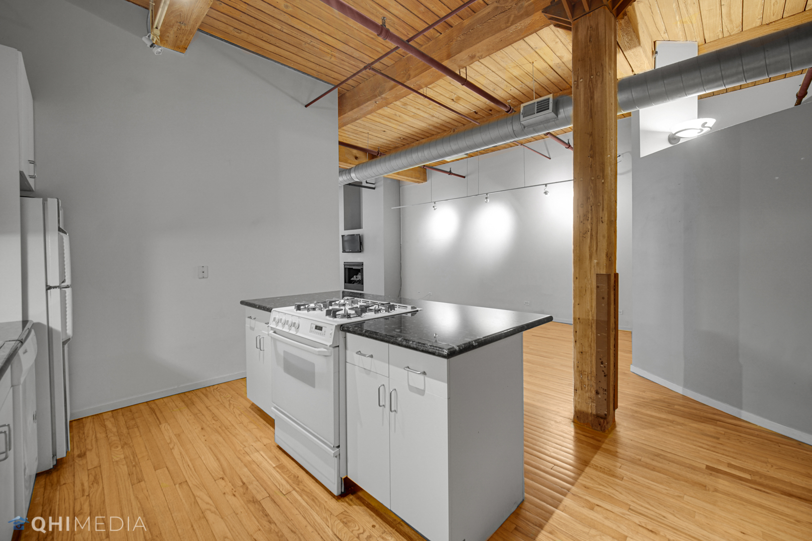 1000 W Washington Boulevard #332, Chicago, IL 60607