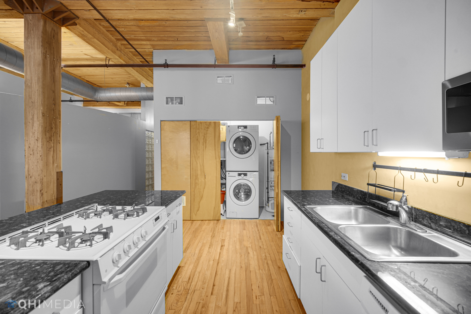 1000 W Washington Boulevard #332, Chicago, IL 60607