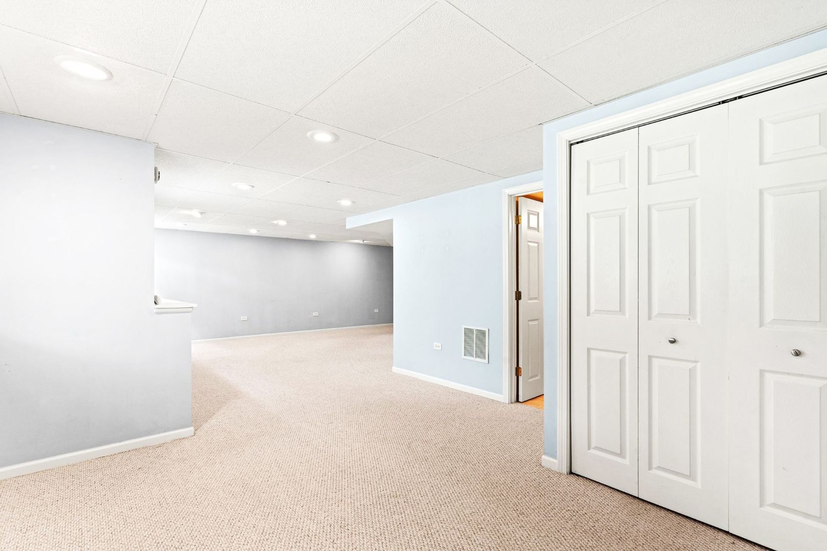 26283 W Vista Court, Ingleside, IL 60041