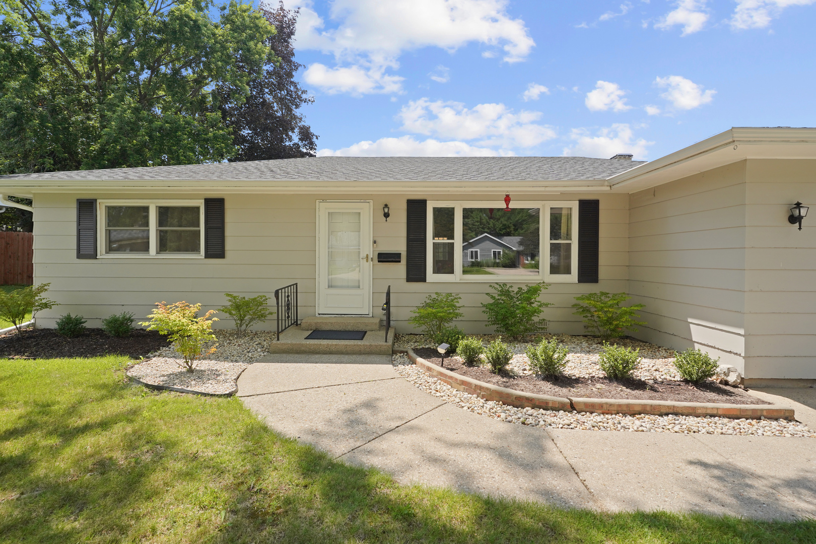 582 Phillips Circle, Antioch, IL 60002