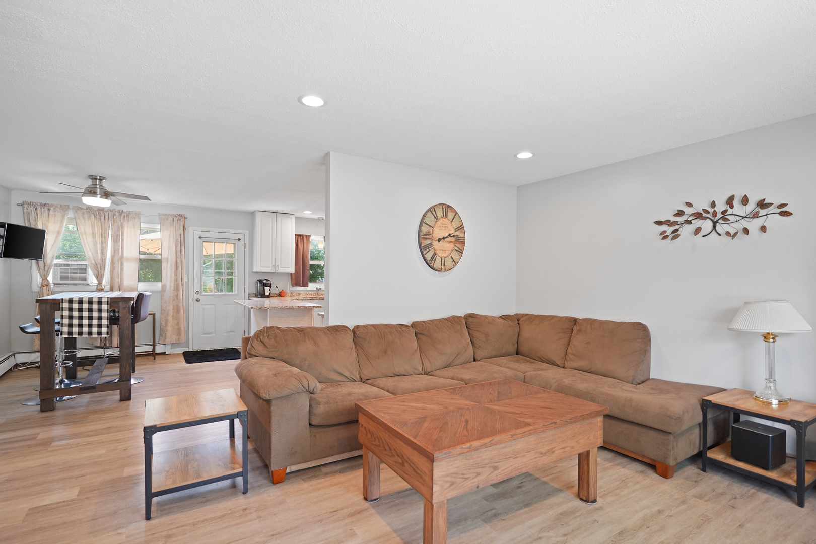 582 Phillips Circle, Antioch, IL 60002