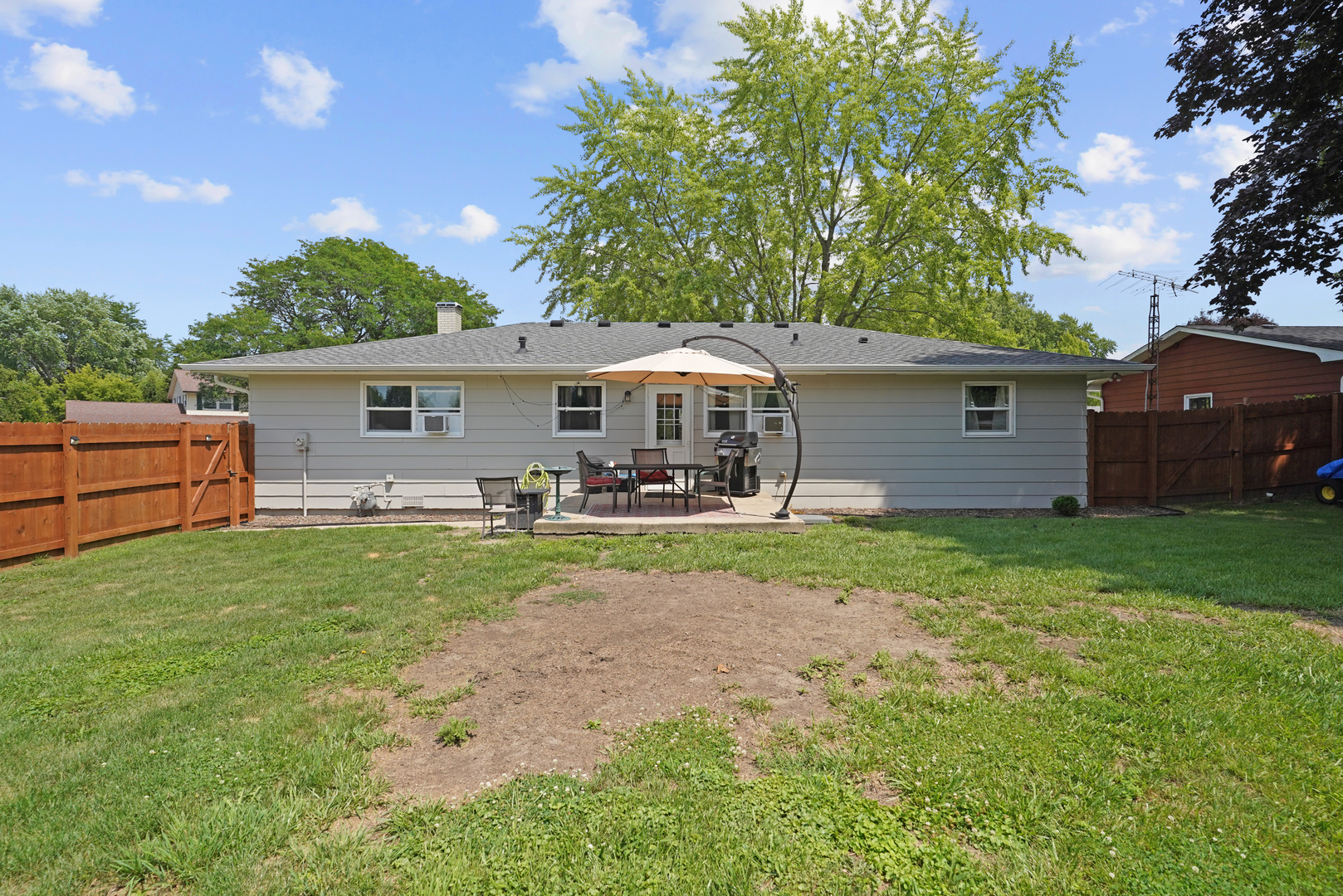582 Phillips Circle, Antioch, IL 60002