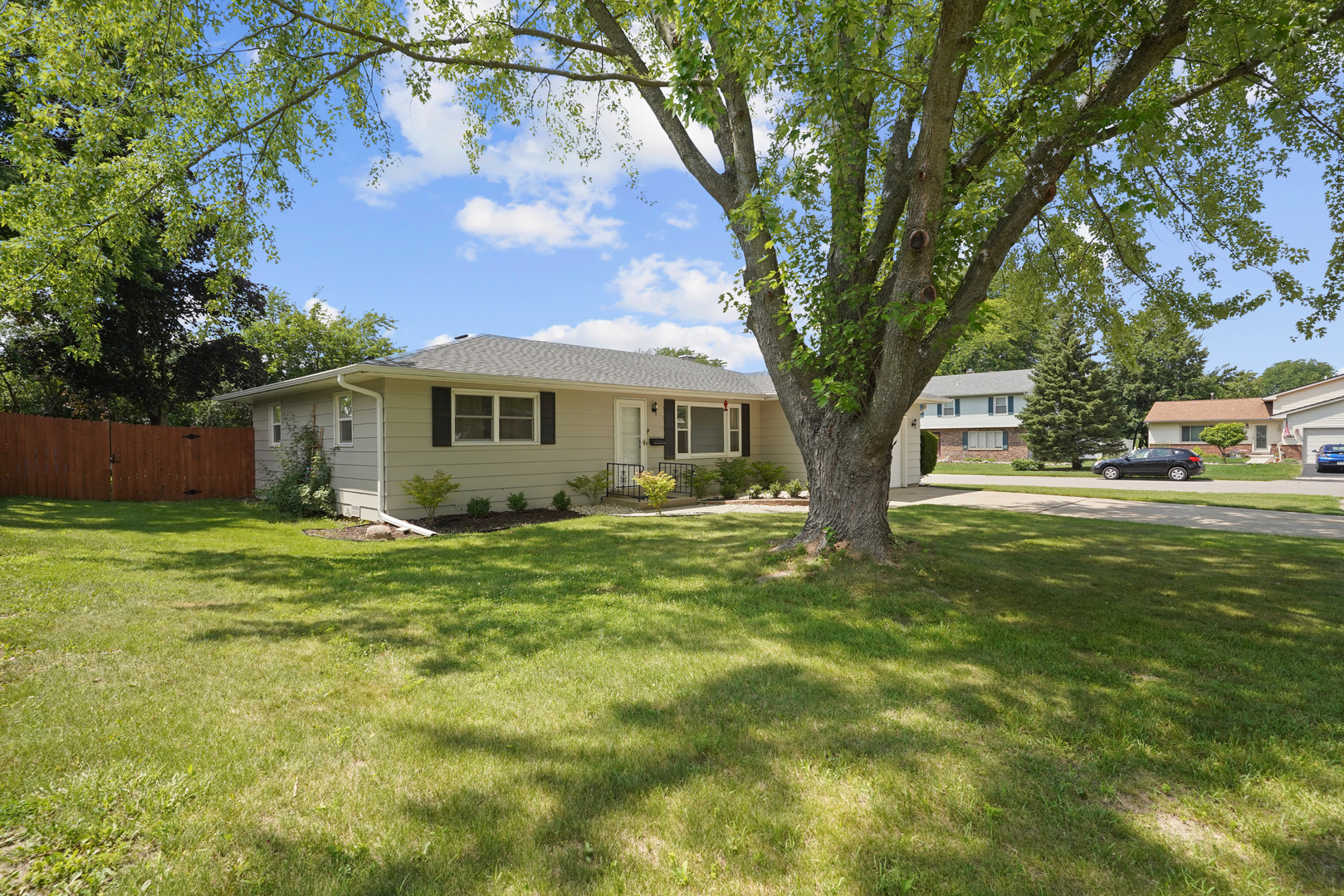 582 Phillips Circle, Antioch, IL 60002