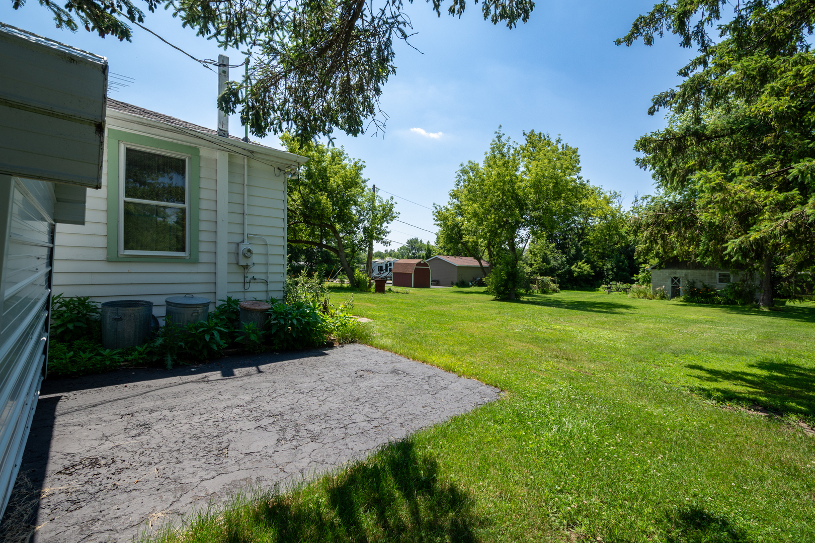 40484 N Deep Lake Road, Antioch, IL 60002