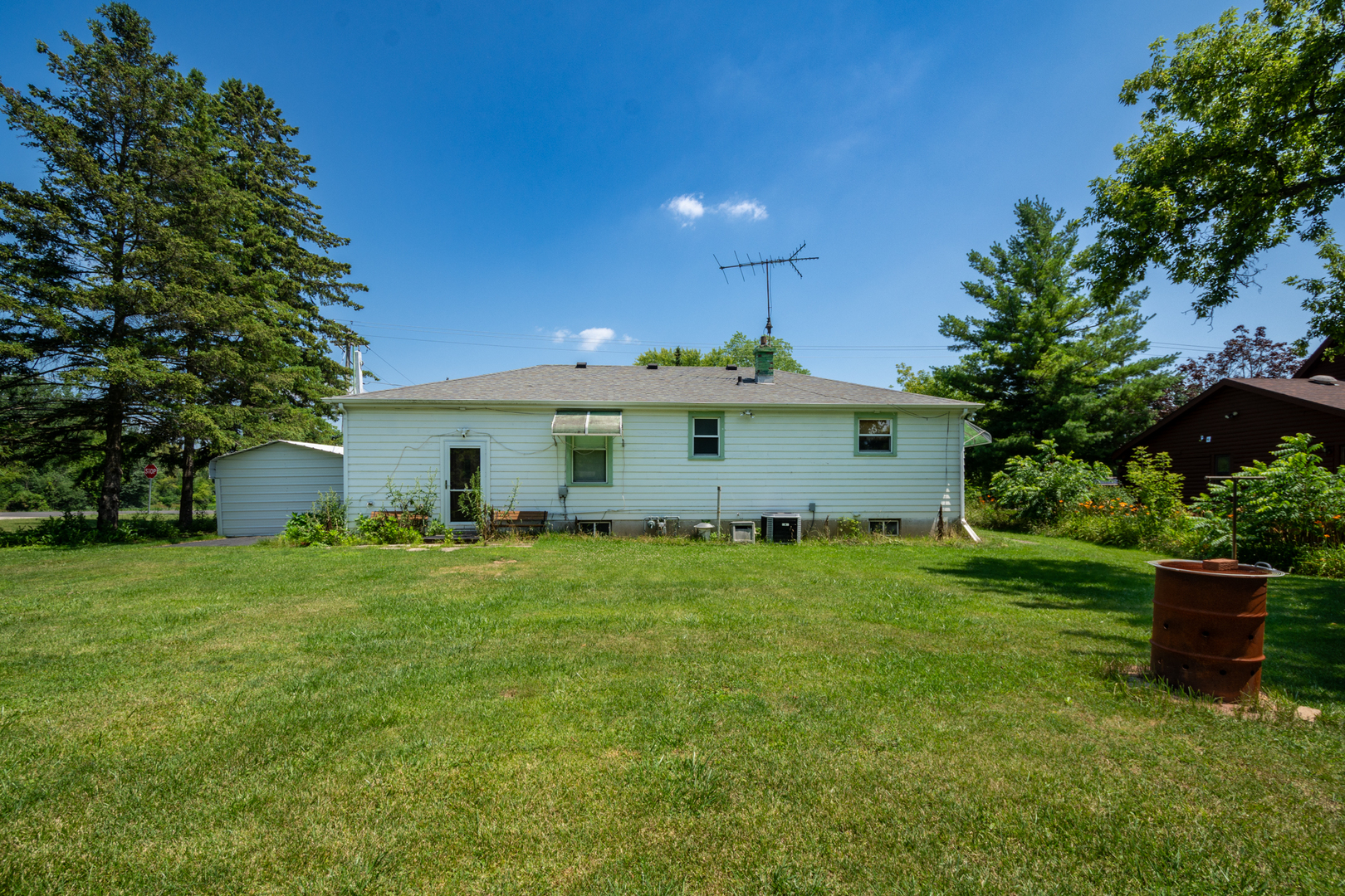 40484 N Deep Lake Road, Antioch, IL 60002