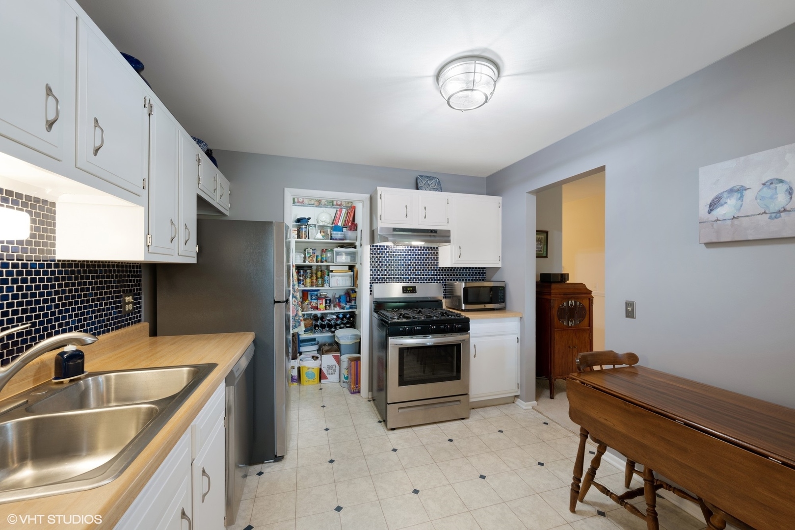 1538 Heather Court #B2, Wheeling, IL 60090