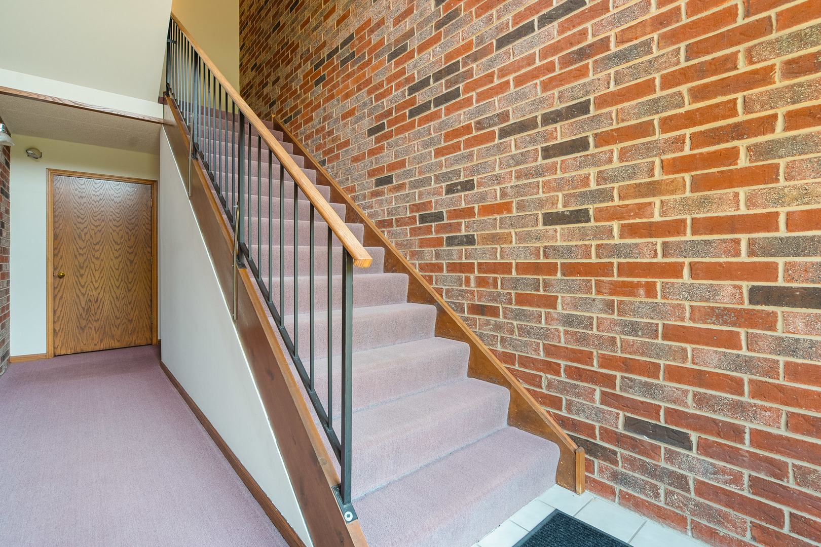 8697 W 111th Street #2D, Palos Hills, IL 60465
