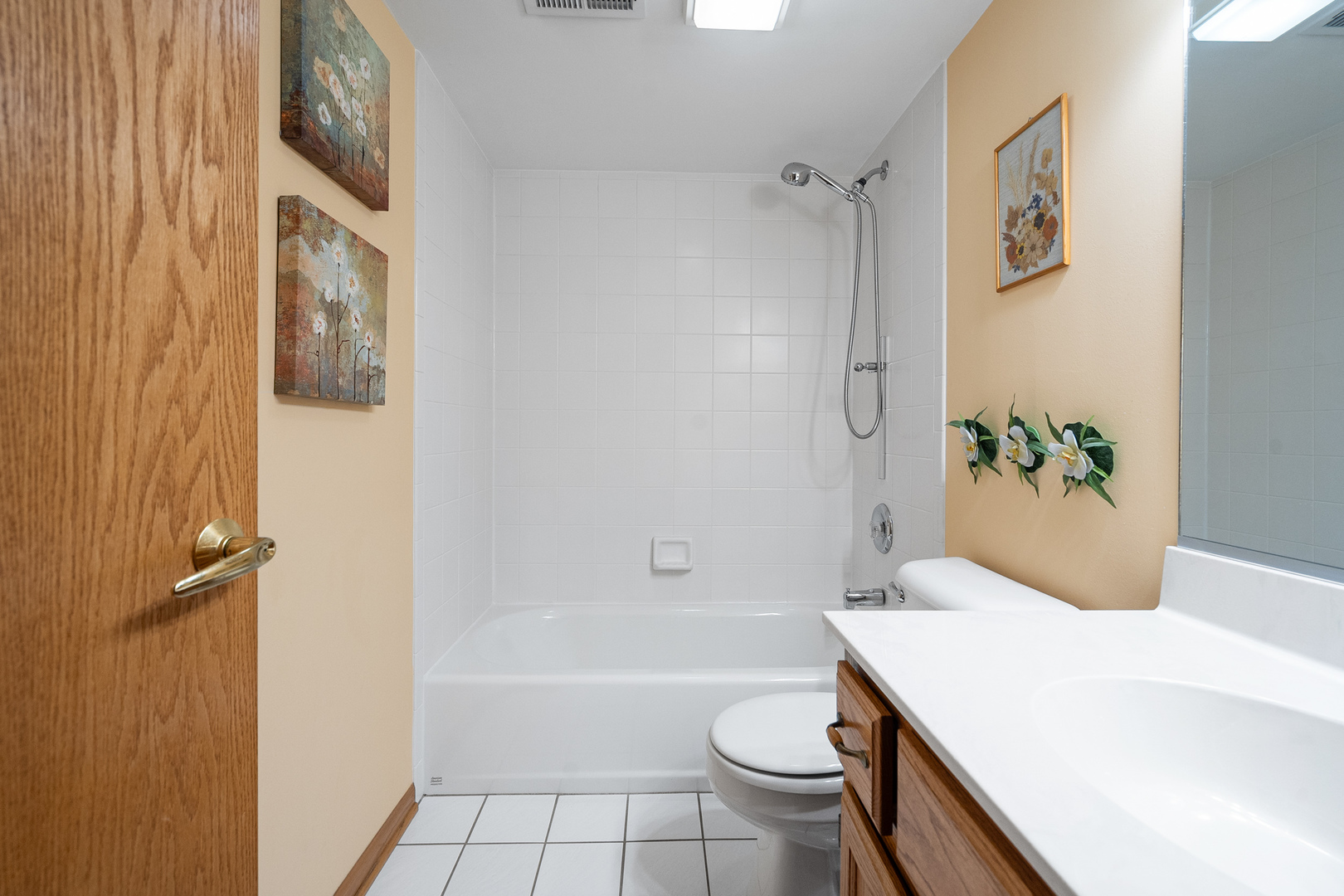 8697 W 111th Street #2D, Palos Hills, IL 60465