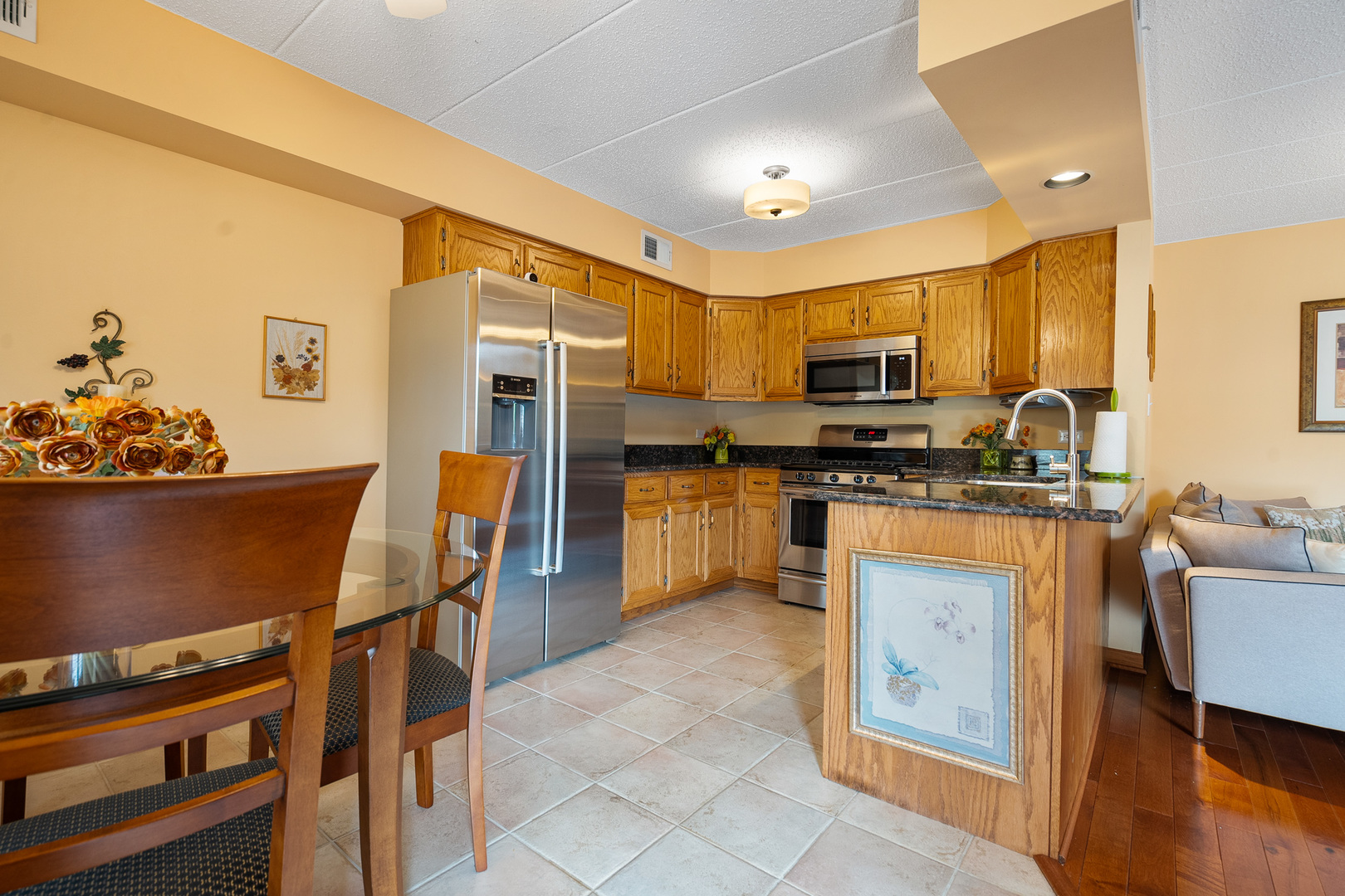 8697 W 111th Street #2D, Palos Hills, IL 60465