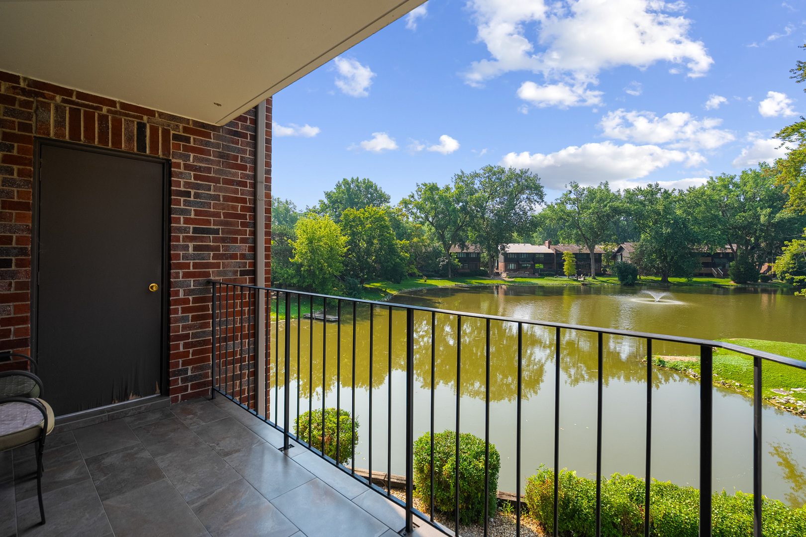 8697 W 111th Street #2D, Palos Hills, IL 60465