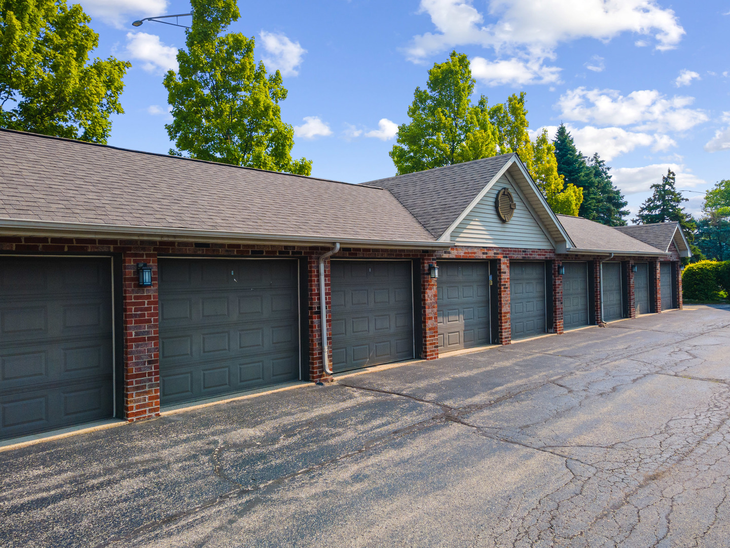 8697 W 111th Street #2D, Palos Hills, IL 60465