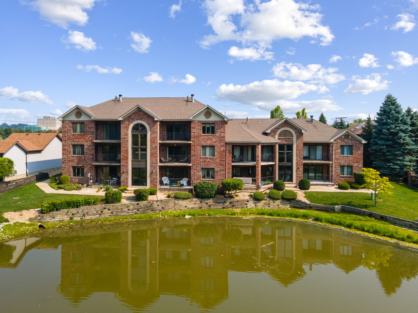 8697 W 111th Street #2D, Palos Hills, IL 60465