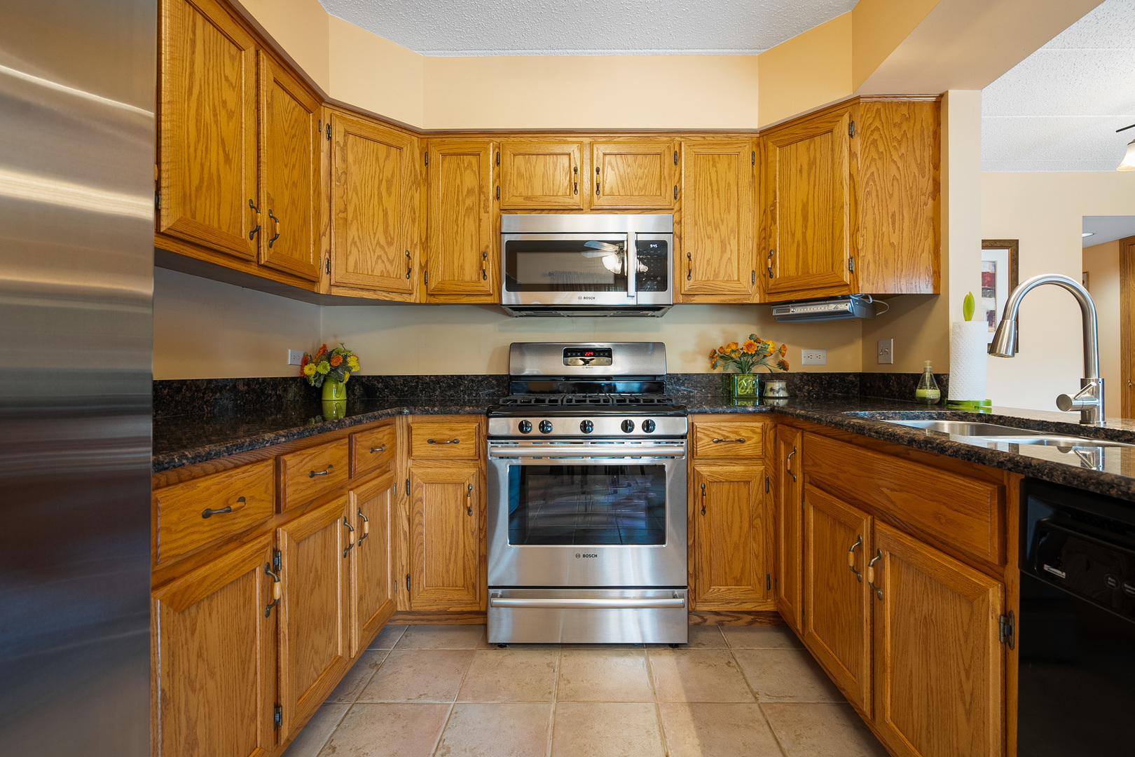 8697 W 111th Street #2D, Palos Hills, IL 60465