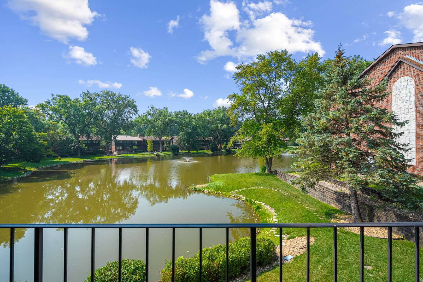 8697 W 111th Street #2D, Palos Hills, IL 60465