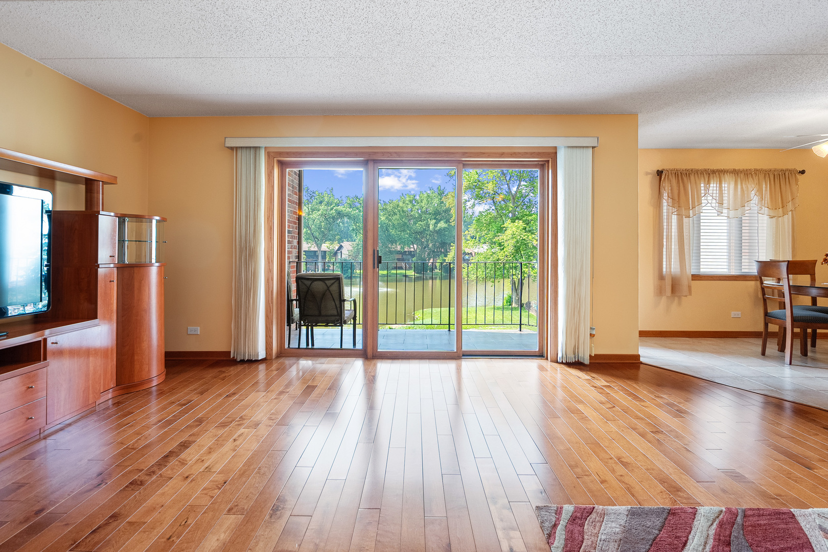 8697 W 111th Street #2D, Palos Hills, IL 60465