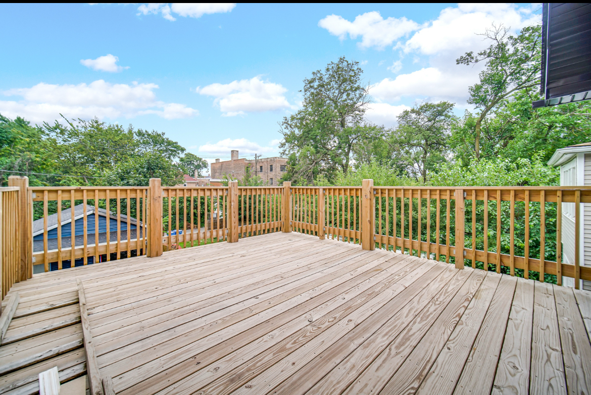 37 N Lotus Avenue, Chicago, IL 60644
