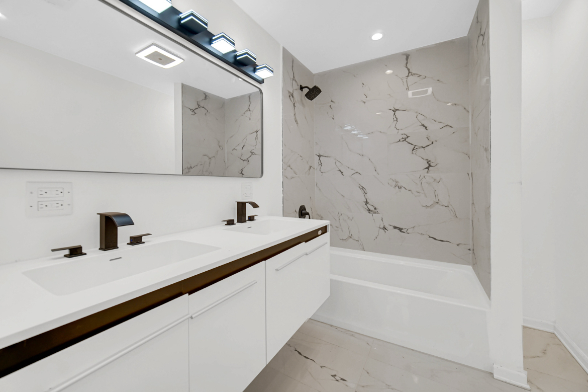 37 N Lotus Avenue, Chicago, IL 60644