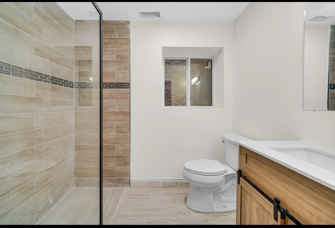 37 N Lotus Avenue, Chicago, IL 60644