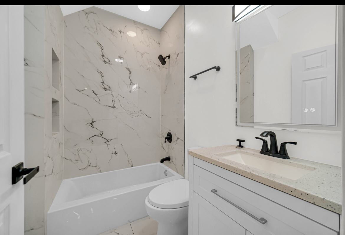37 N Lotus Avenue, Chicago, IL 60644