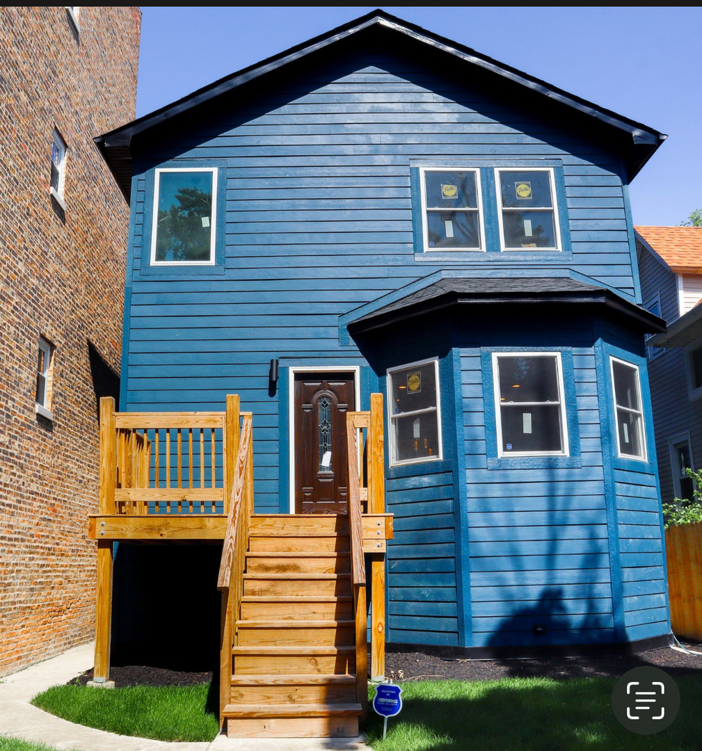 37 N Lotus Avenue, Chicago, IL 60644