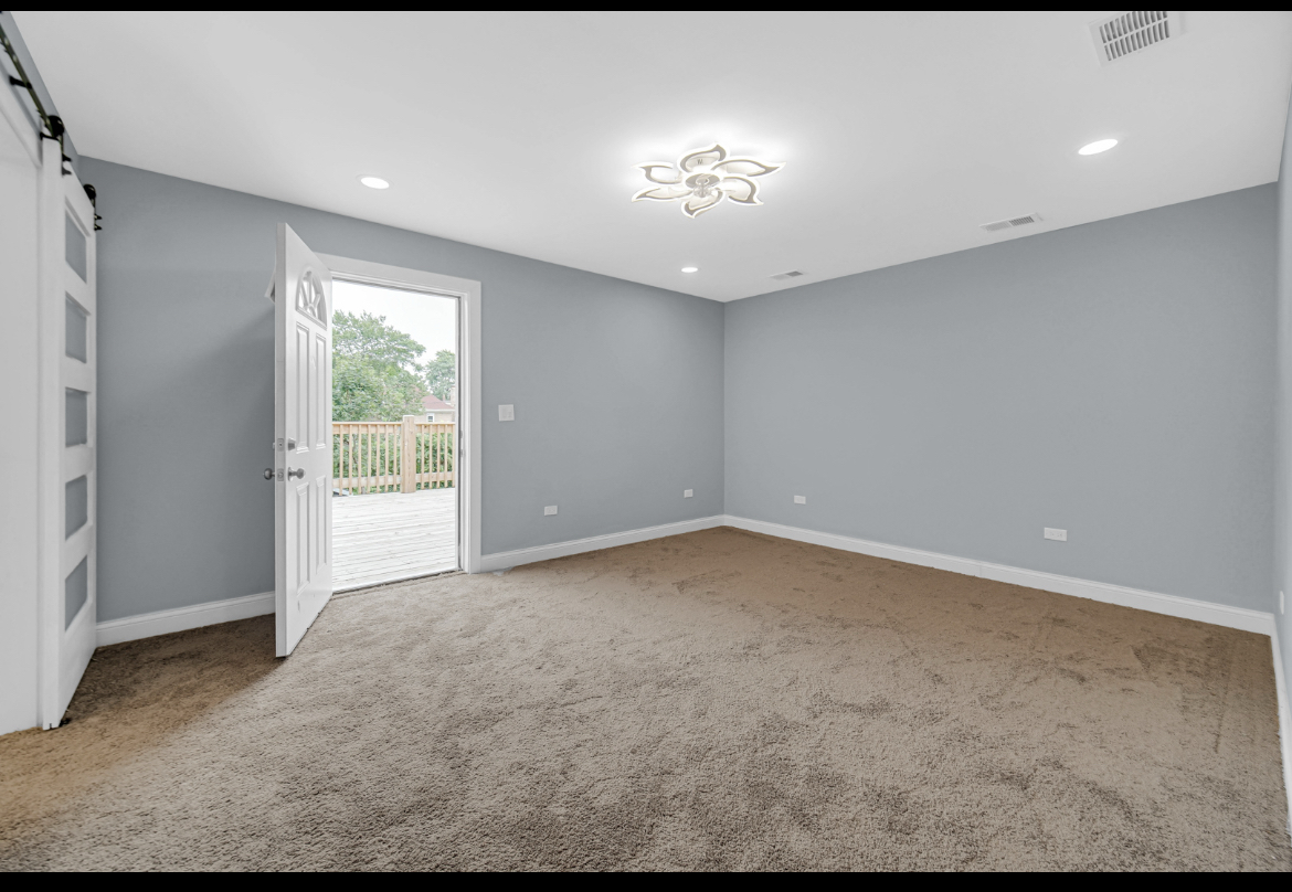 37 N Lotus Avenue, Chicago, IL 60644