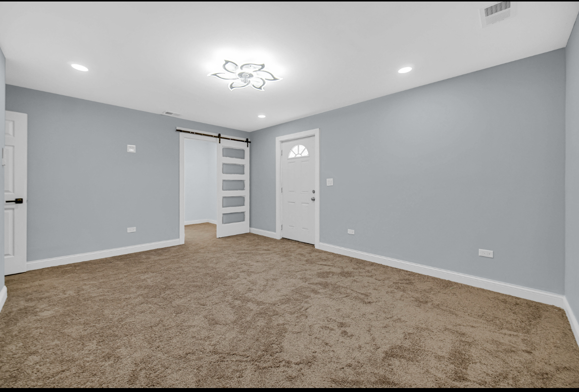 37 N Lotus Avenue, Chicago, IL 60644