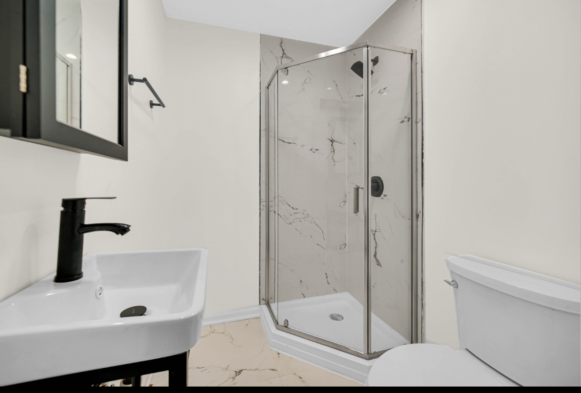 37 N Lotus Avenue, Chicago, IL 60644