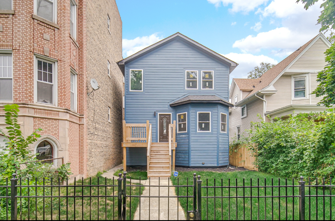 37 N Lotus Avenue, Chicago, IL 60644