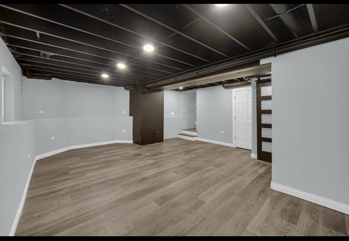 37 N Lotus Avenue, Chicago, IL 60644