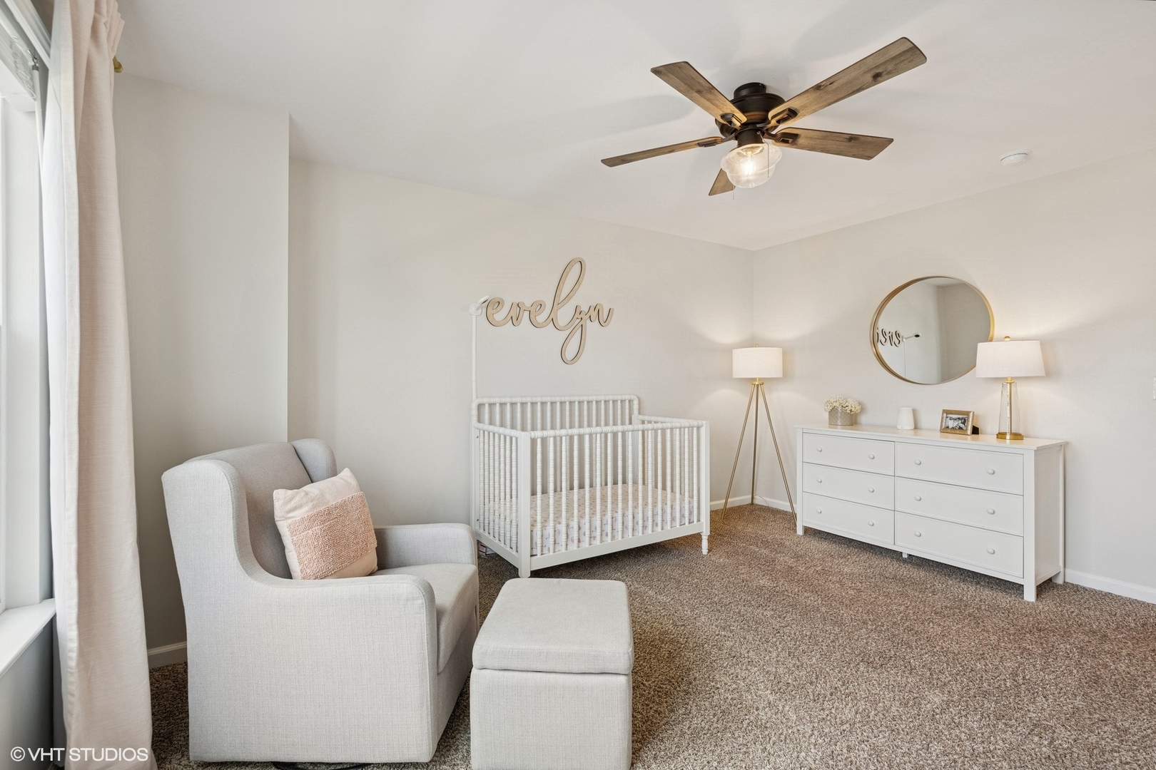 942 Sunburst Lane, Gilberts, IL 60136