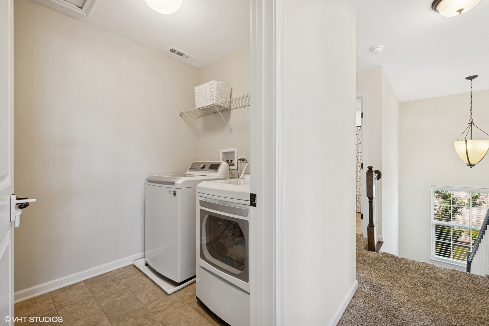 942 Sunburst Lane, Gilberts, IL 60136