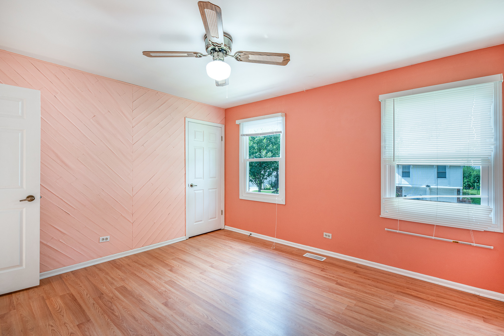 215 Annapolis Drive, Vernon Hills, IL 60061