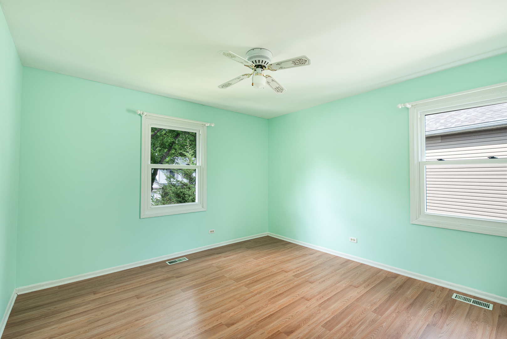 215 Annapolis Drive, Vernon Hills, IL 60061