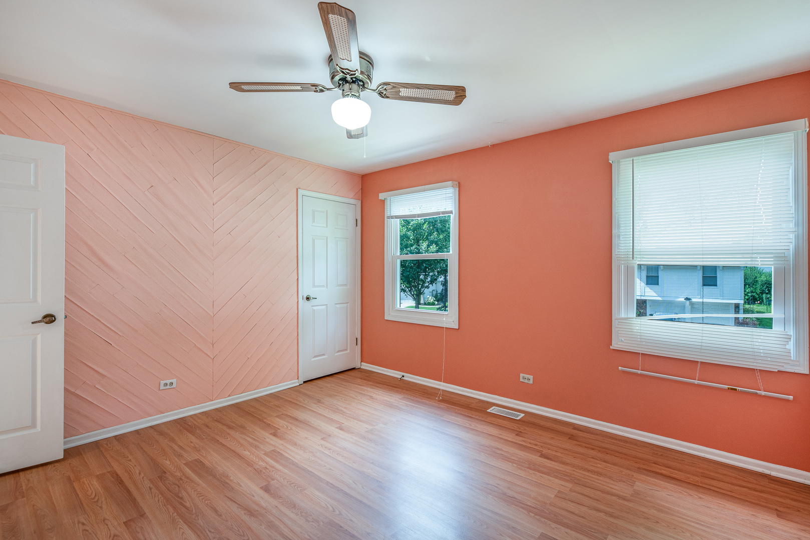 215 Annapolis Drive, Vernon Hills, IL 60061