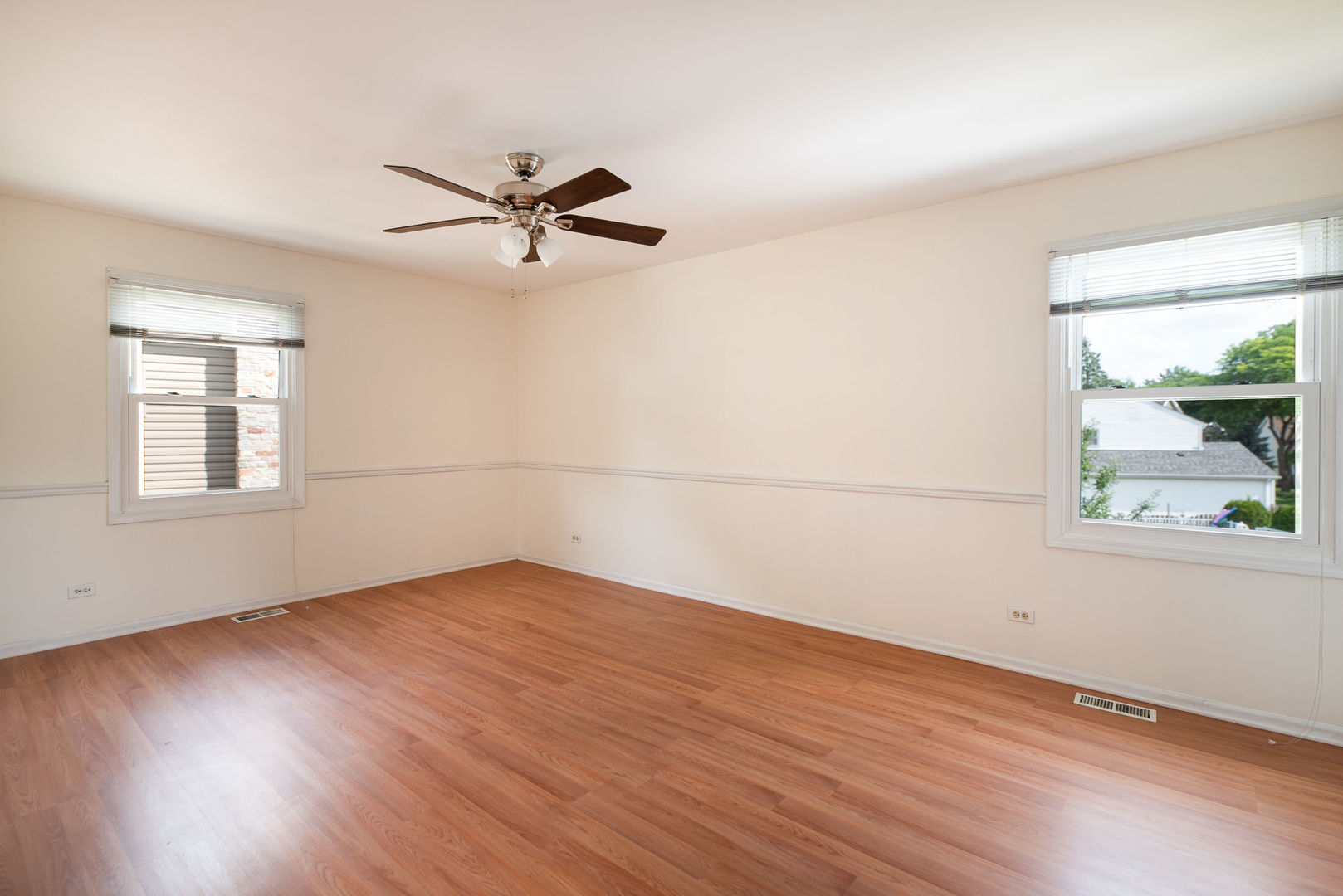 215 Annapolis Drive, Vernon Hills, IL 60061