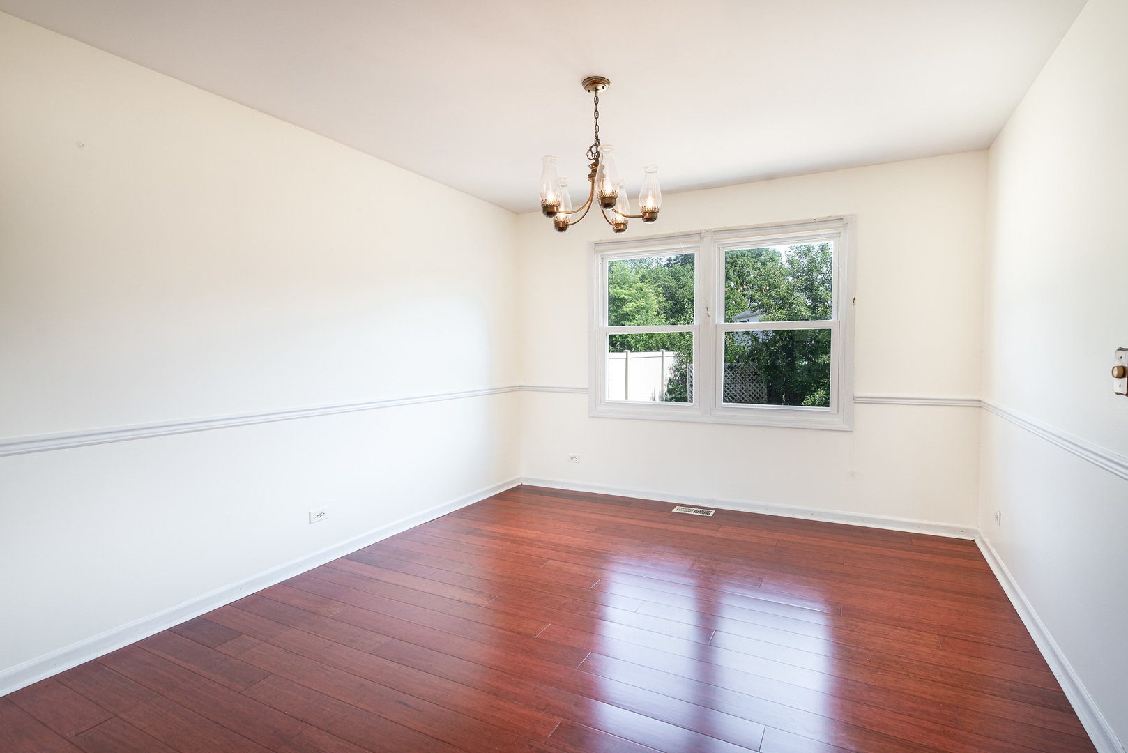 215 Annapolis Drive, Vernon Hills, IL 60061
