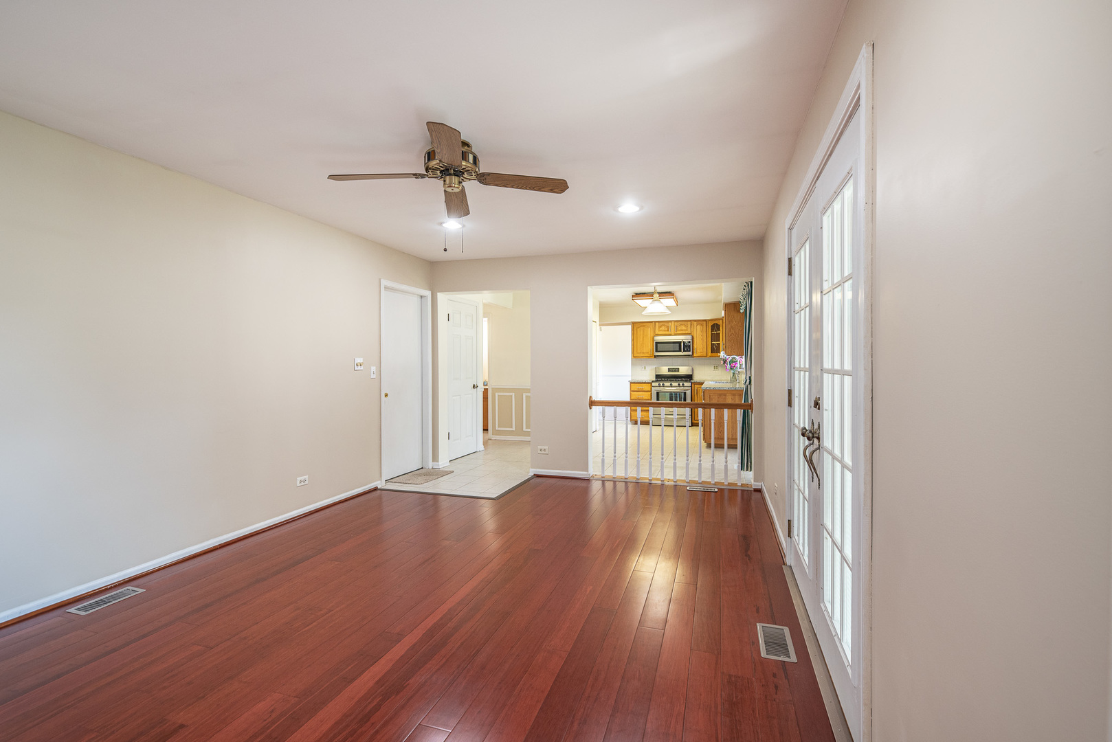 215 Annapolis Drive, Vernon Hills, IL 60061