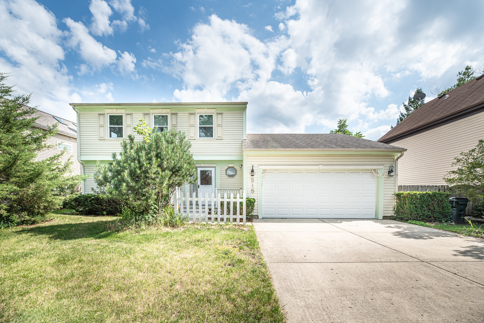 215 Annapolis Drive, Vernon Hills, IL 60061