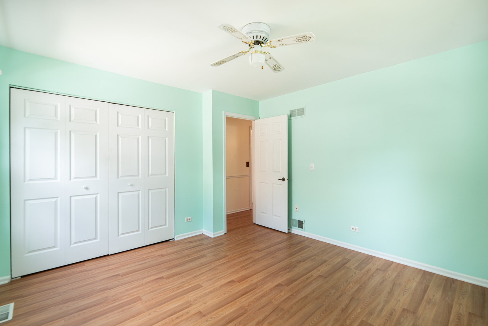215 Annapolis Drive, Vernon Hills, IL 60061