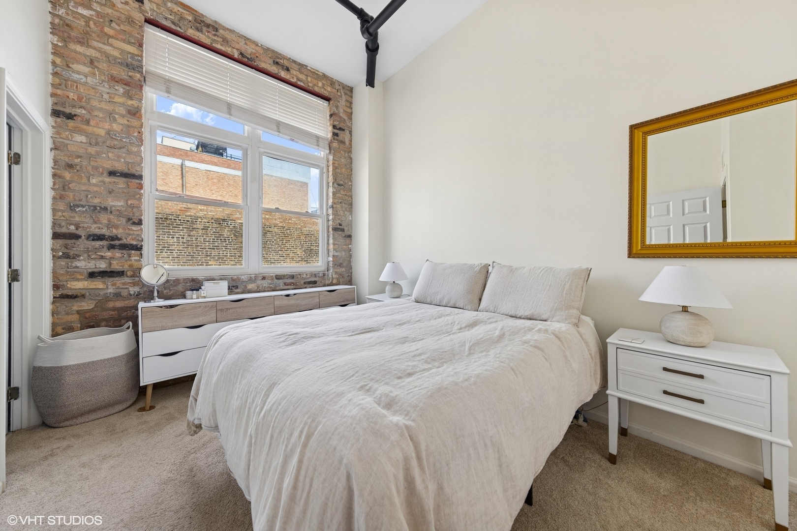 1907 N Milwaukee Avenue #307, Chicago, IL 60647