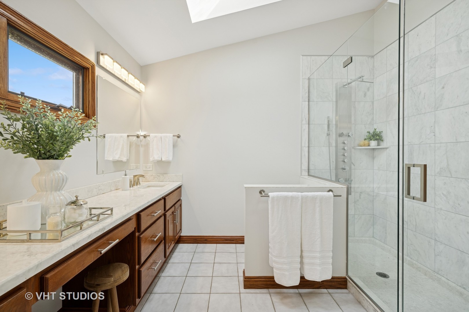 1520 Daybreak Drive, Libertyville, IL 60048