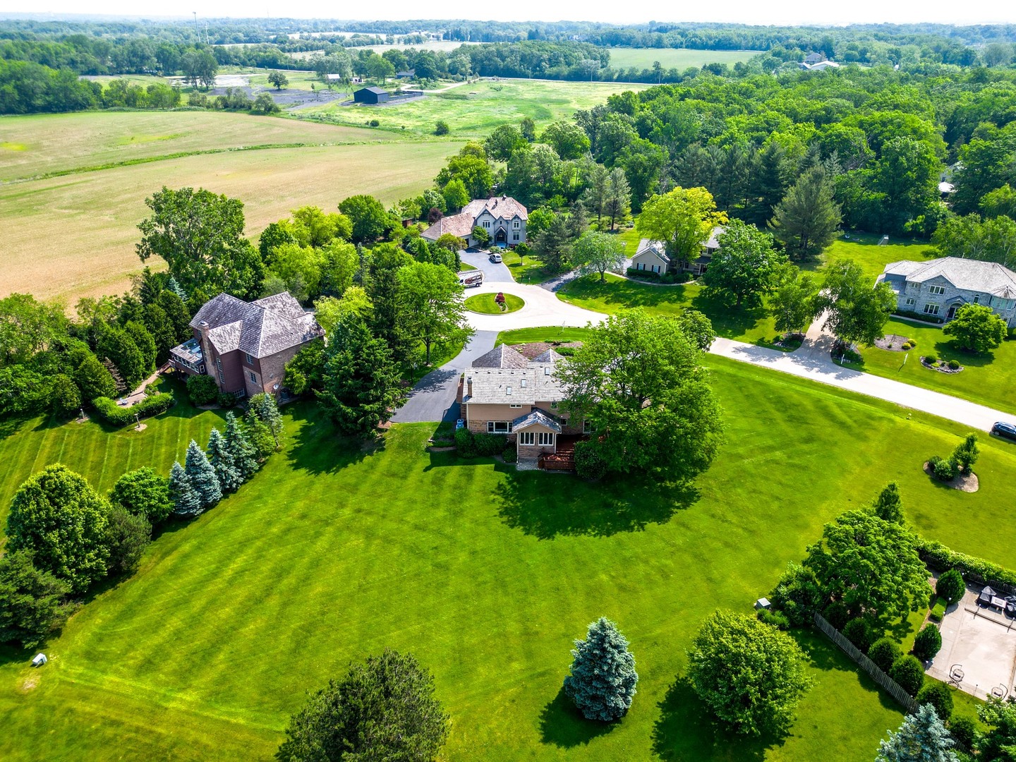 1520 Daybreak Drive, Libertyville, IL 60048