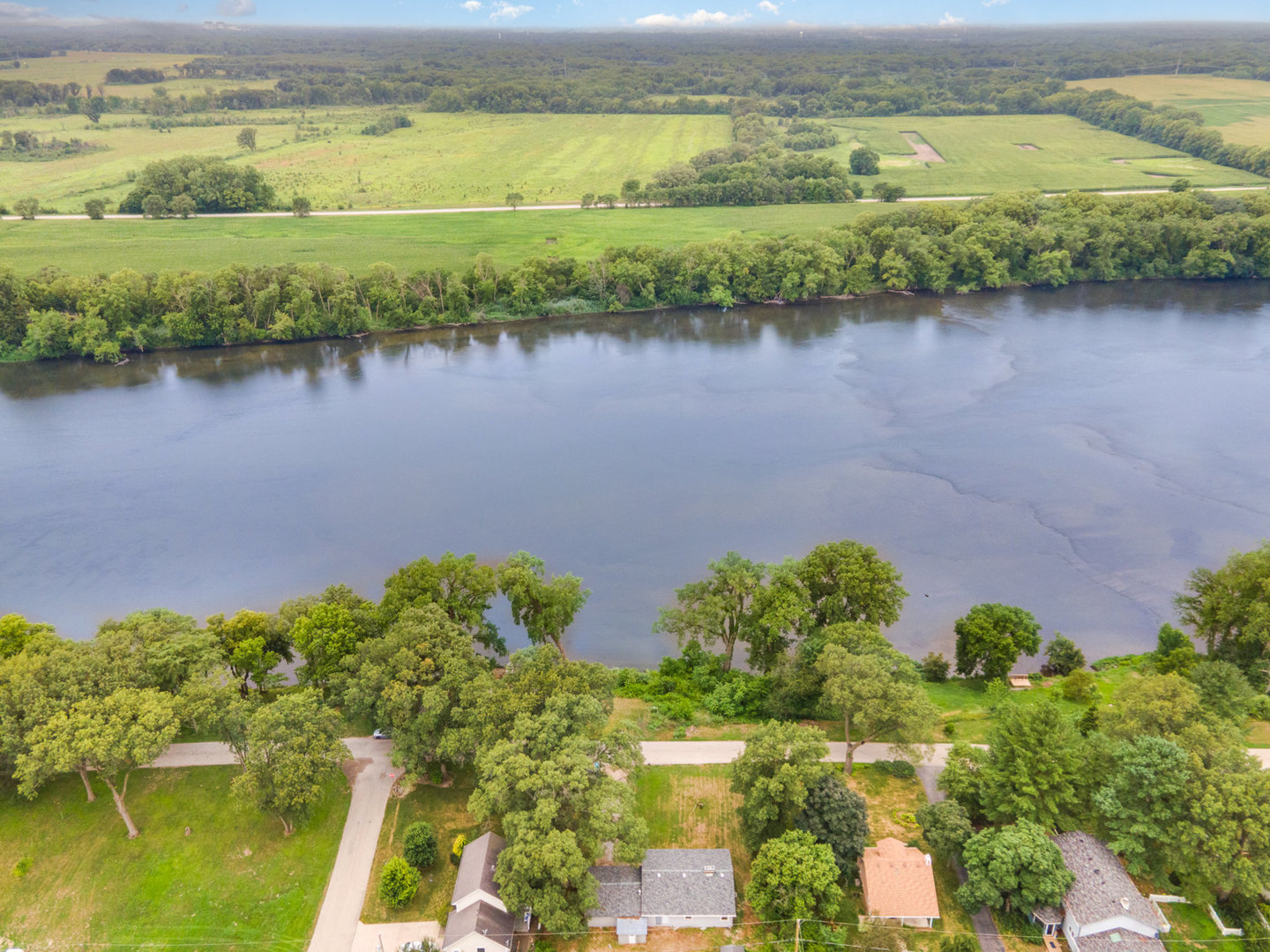 1953 Lakewood Drive, Wilmington, IL 60481