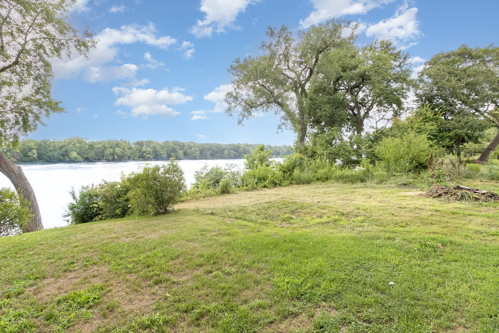 1953 Lakewood Drive, Wilmington, IL 60481