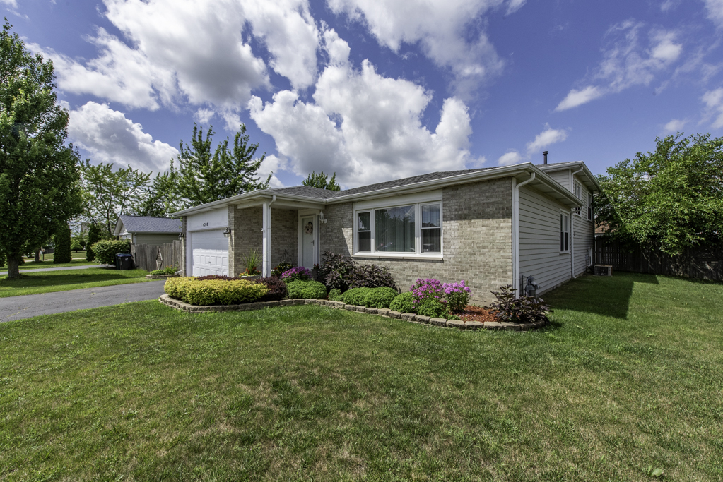 4208 Primrose Court, Zion, IL 60099