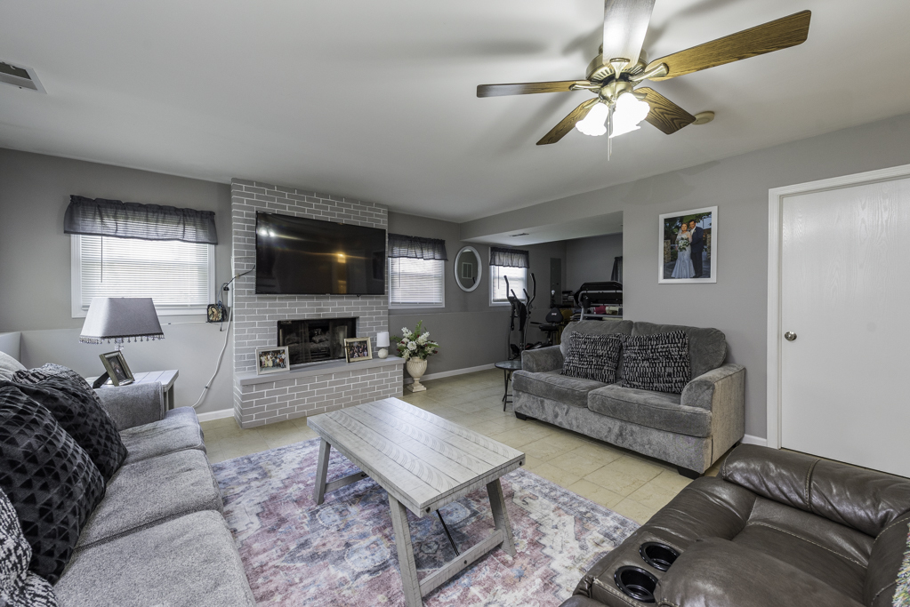 4208 Primrose Court, Zion, IL 60099