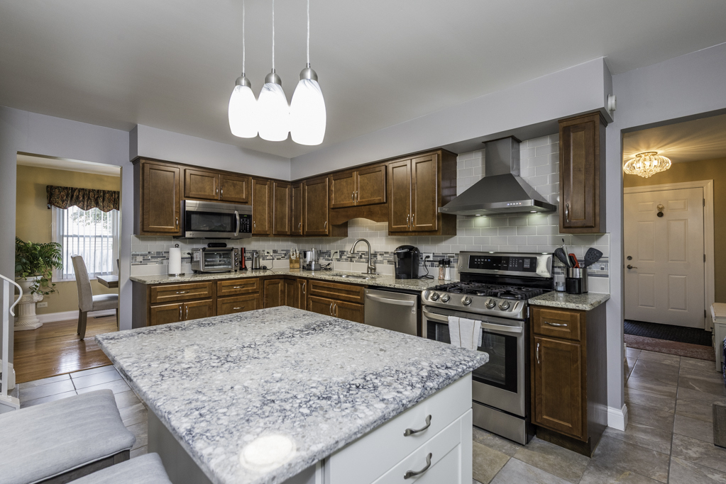 4208 Primrose Court, Zion, IL 60099
